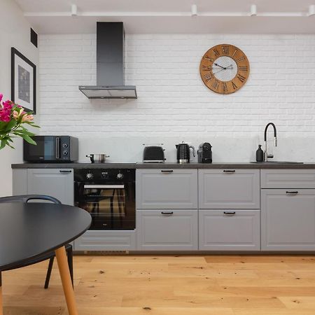 Apartment Bialobrzeska Warsaw Ochota By Renters Dış mekan fotoğraf